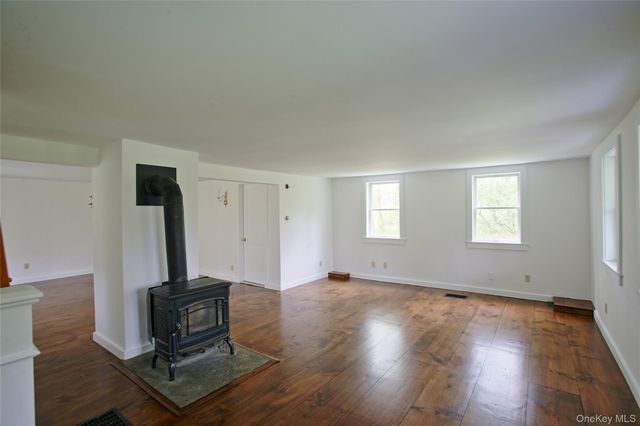 292 Mountain View Road, Rhinebeck, NY 12572