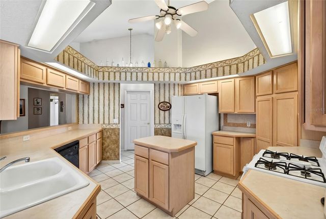 2910 SE 23RD AVENUE, Ocala, FL 34471