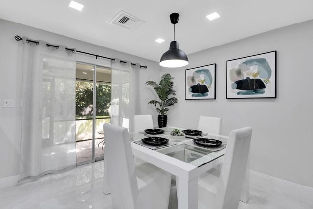 3218 SE 11TH Street A, Pompano Beach, FL 33062