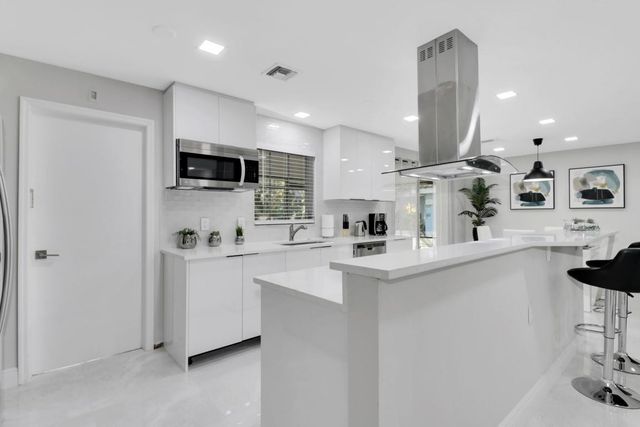 3218 SE 11TH Street A, Pompano Beach, FL 33062
