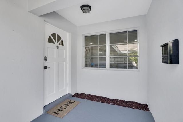 3218 SE 11TH Street A, Pompano Beach, FL 33062