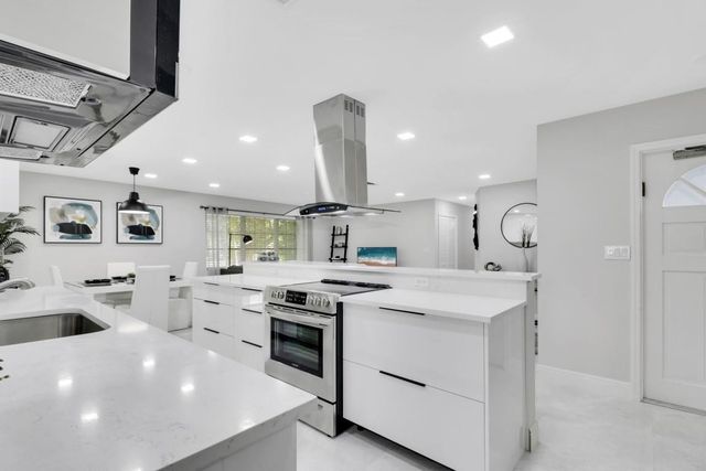 3218 SE 11TH Street A, Pompano Beach, FL 33062