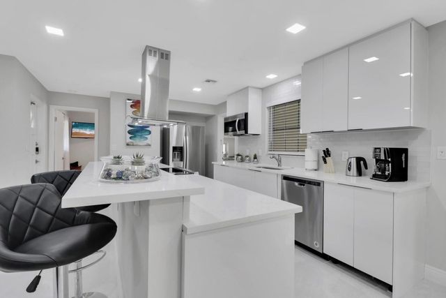 3218 SE 11TH Street A, Pompano Beach, FL 33062