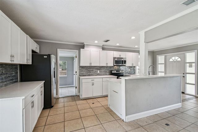 1507 W LE COMPTE DRIVE, Tampa, FL 33604