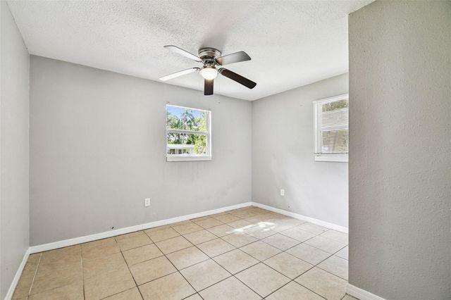 1507 W LE COMPTE DRIVE, Tampa, FL 33604