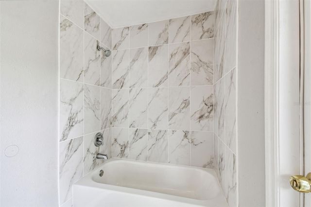 1507 W LE COMPTE DRIVE, Tampa, FL 33604