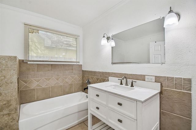 1507 W LE COMPTE DRIVE, Tampa, FL 33604