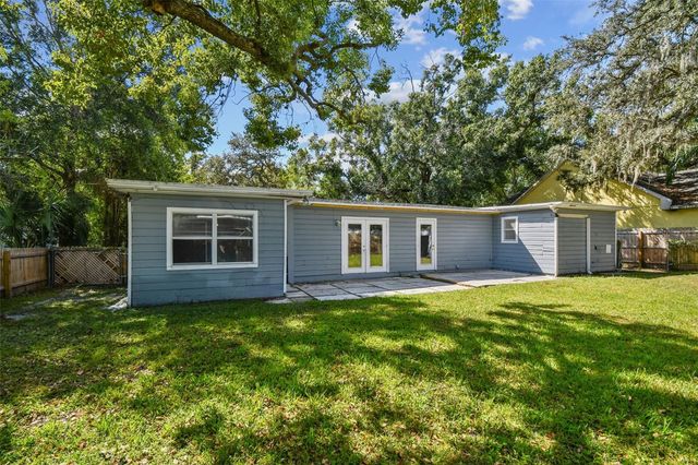 1507 W LE COMPTE DRIVE, Tampa, FL 33604