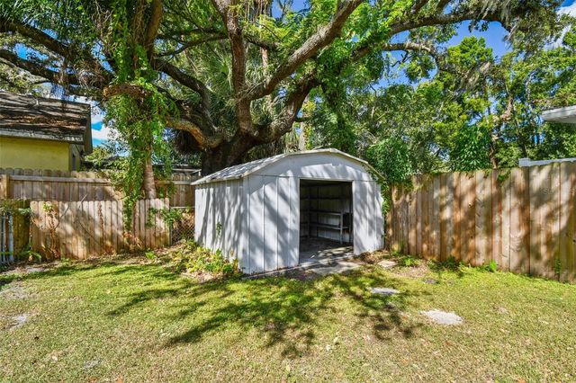 1507 W LE COMPTE DRIVE, Tampa, FL 33604