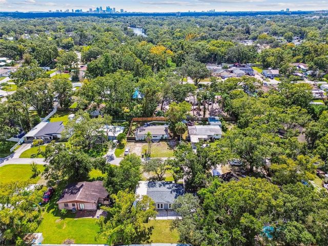 1507 W LE COMPTE DRIVE, Tampa, FL 33604