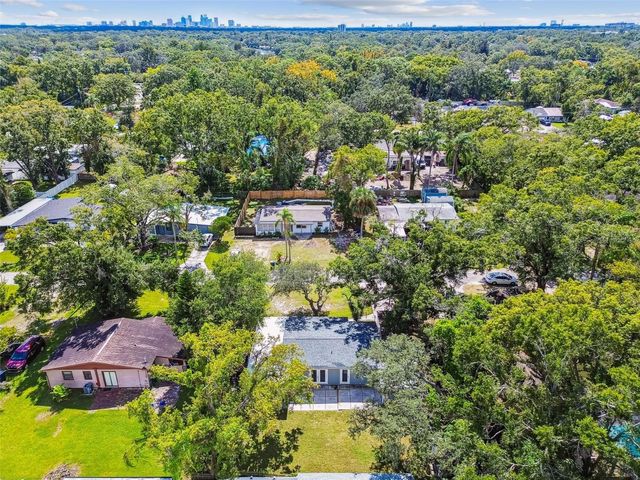 1507 W LE COMPTE DRIVE, Tampa, FL 33604