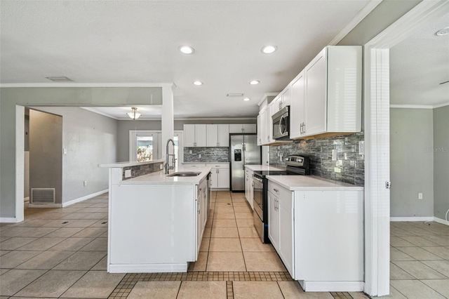 1507 W LE COMPTE DRIVE, Tampa, FL 33604