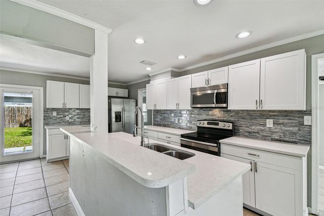 1507 W LE COMPTE DRIVE, Tampa, FL 33604