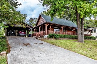 71 Hunters Creek Drive, Huntsville, TX 77340
