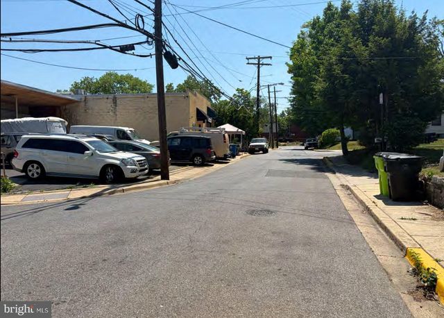 3815 BUNKER HILL RD, Brentwood, MD 20722
