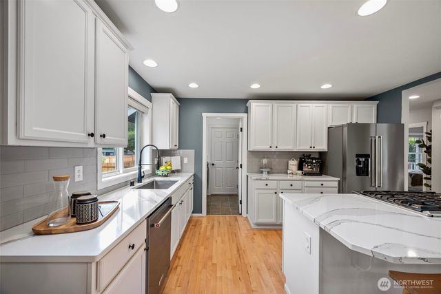 10510 Crescent Valley Drive NW, Gig Harbor, WA 98332