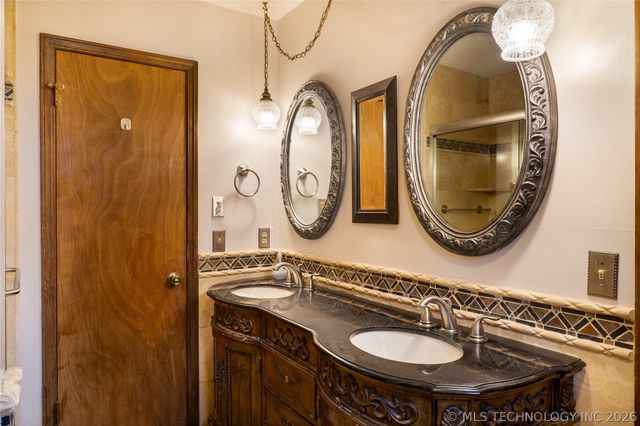 9604 E 25th Place, Tulsa, OK 74129