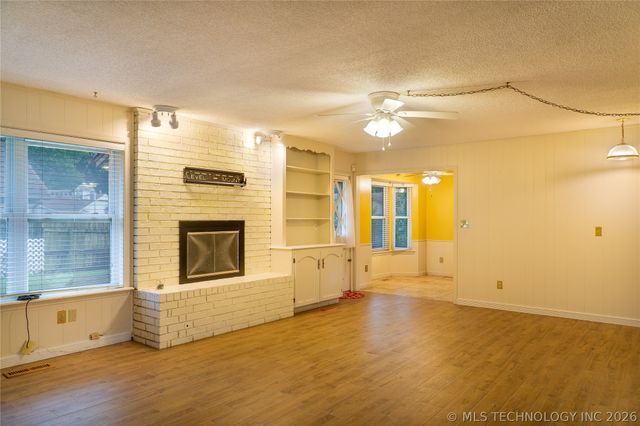 9604 E 25th Place, Tulsa, OK 74129