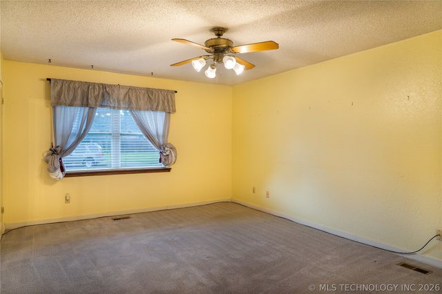 9604 E 25th Place, Tulsa, OK 74129