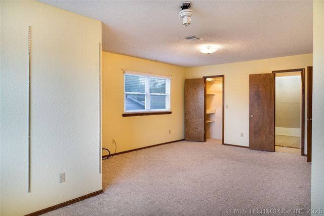 9604 E 25th Place, Tulsa, OK 74129
