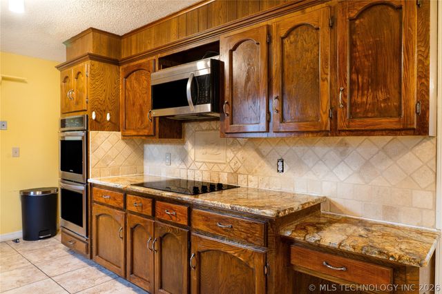 9604 E 25th Place, Tulsa, OK 74129