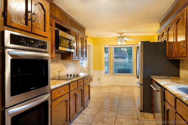 9604 E 25th Place, Tulsa, OK 74129