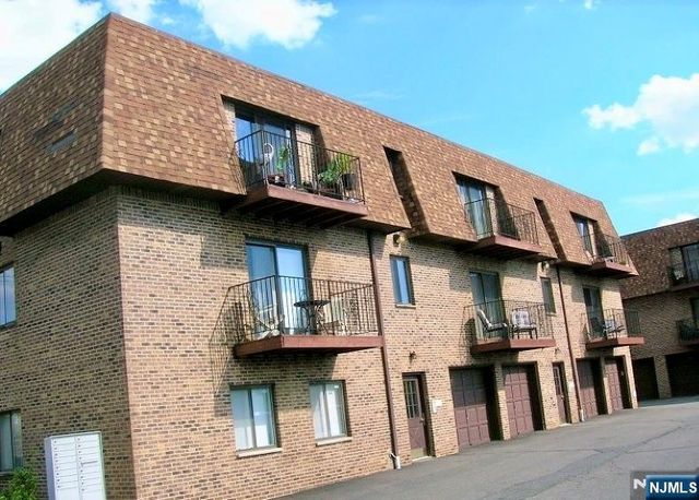 825 Riverside Avenue 16, Lyndhurst, NJ 07071