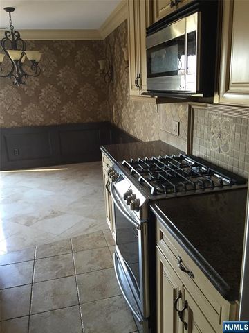 825 Riverside Avenue 16, Lyndhurst, NJ 07071
