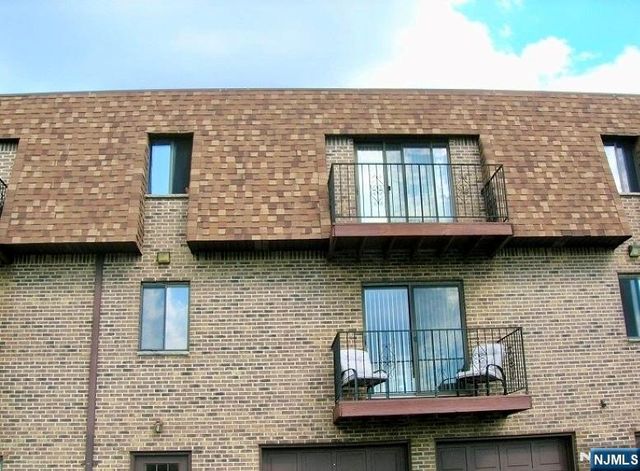 825 Riverside Avenue 16, Lyndhurst, NJ 07071