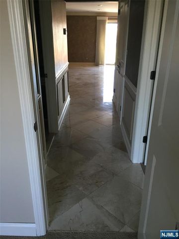 825 Riverside Avenue 16, Lyndhurst, NJ 07071