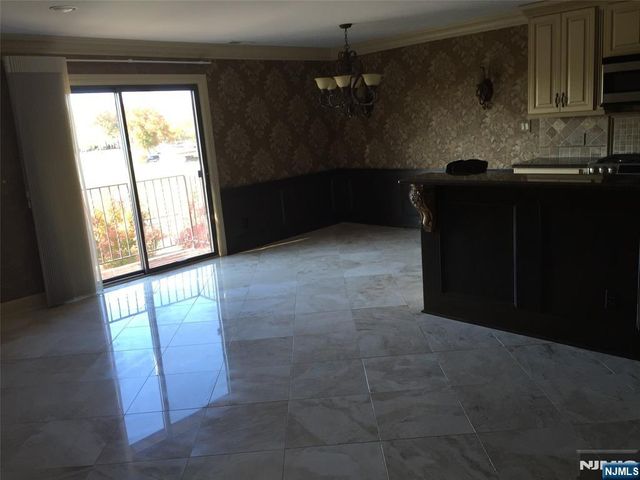 825 Riverside Avenue 16, Lyndhurst, NJ 07071