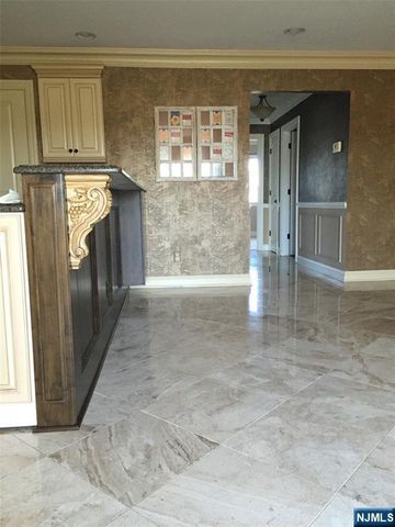 825 Riverside Avenue 16, Lyndhurst, NJ 07071