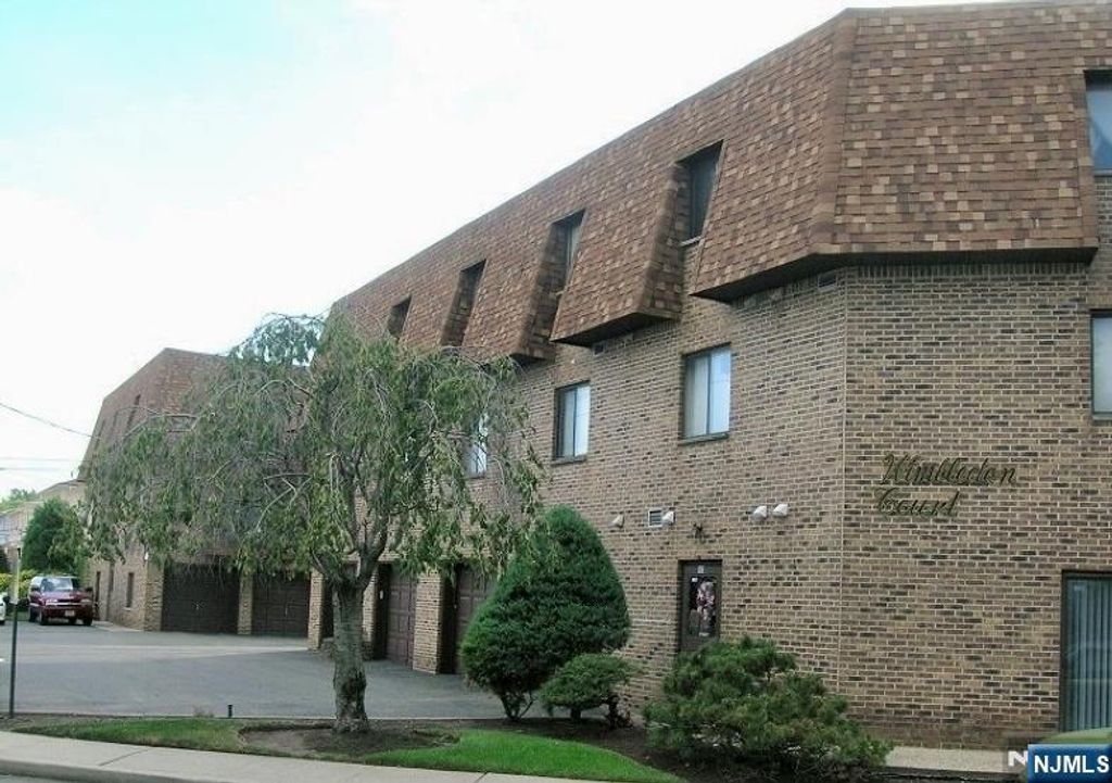 825 Riverside Avenue 16, Lyndhurst, NJ 07071