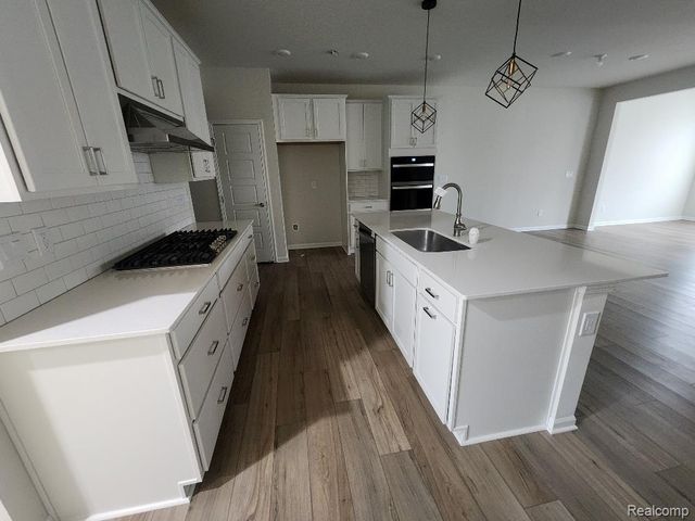 1459 Arcadia Drive, Milford Charter Township, MI 48381
