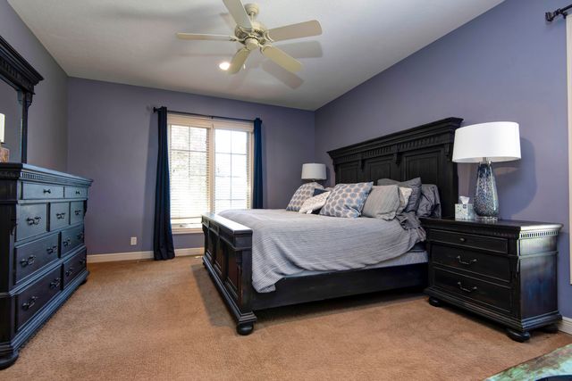879 E Westchester Drive, Springfield, MO 65810