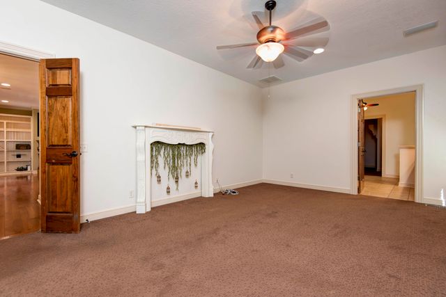 879 E Westchester Drive, Springfield, MO 65810