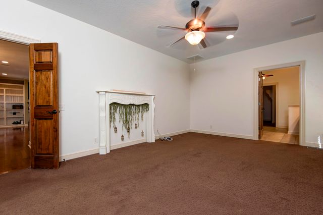 879 E Westchester Drive, Springfield, MO 65810