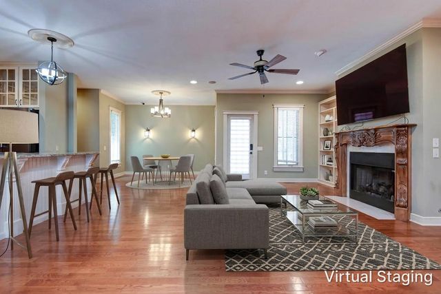 879 E Westchester Drive, Springfield, MO 65810