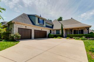 879 E Westchester Drive, Springfield, MO 65810