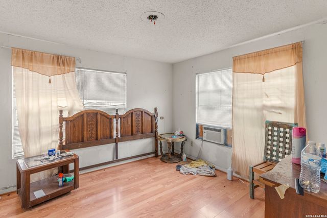 918 CECILIA ST, San Antonio, TX 78207