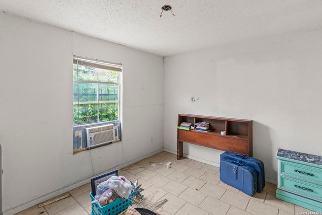918 CECILIA ST, San Antonio, TX 78207