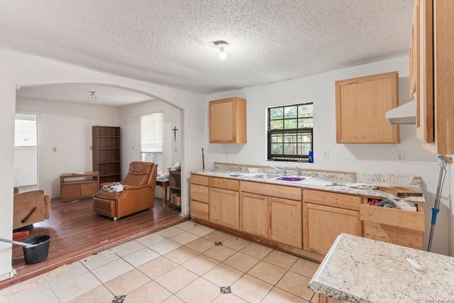 918 CECILIA ST, San Antonio, TX 78207