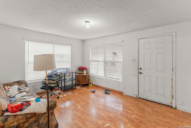918 CECILIA ST, San Antonio, TX 78207
