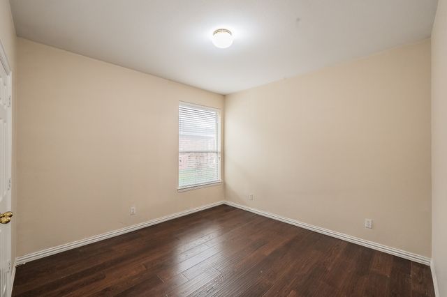 2306 Bear Run Road, Arlington, TX 76001