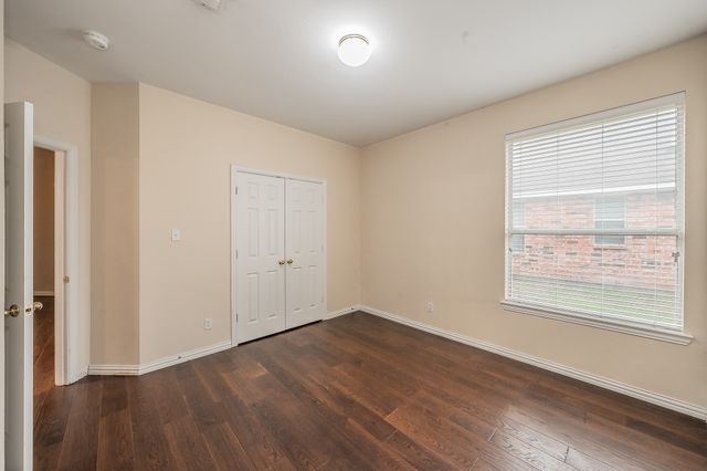 2306 Bear Run Road, Arlington, TX 76001