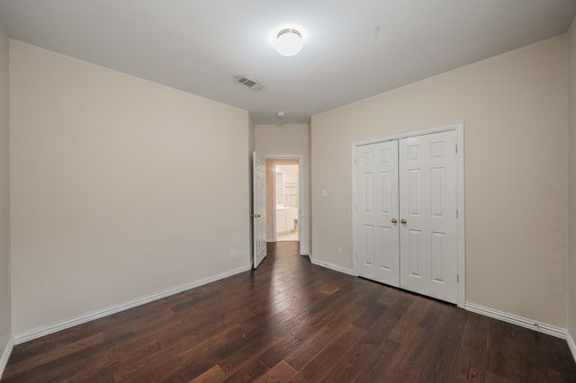 2306 Bear Run Road, Arlington, TX 76001