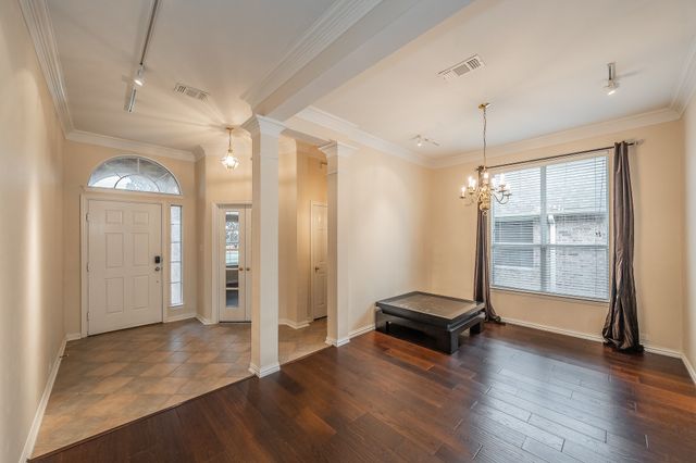 2306 Bear Run Road, Arlington, TX 76001