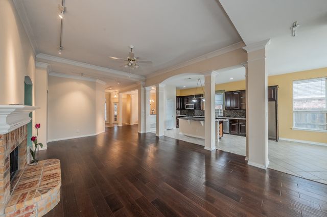 2306 Bear Run Road, Arlington, TX 76001