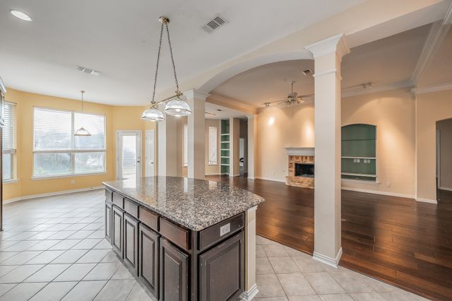 2306 Bear Run Road, Arlington, TX 76001