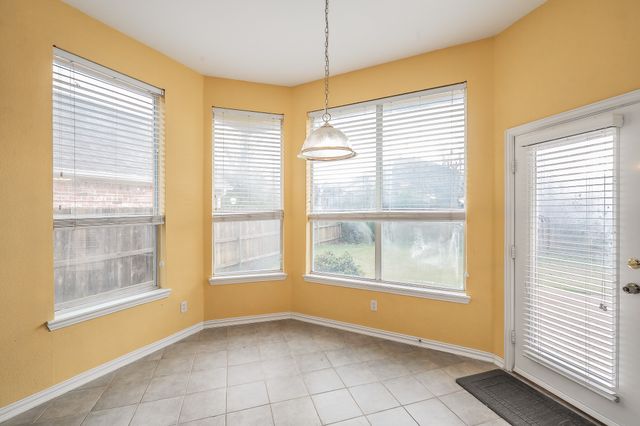 2306 Bear Run Road, Arlington, TX 76001